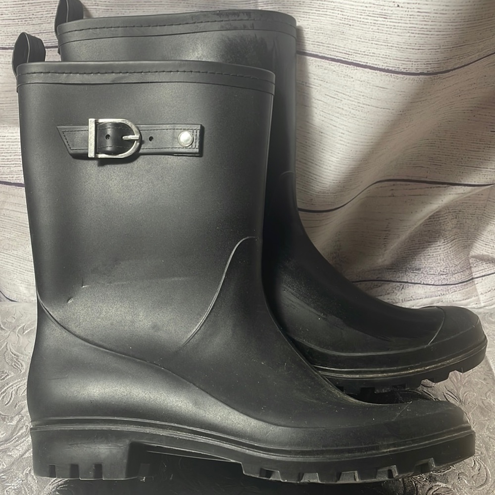Black boots size 9. Capelli of New York